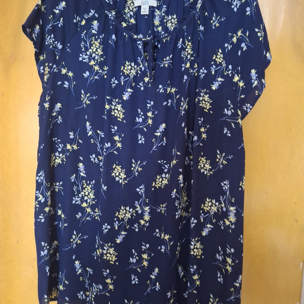 Croft & Barrow Blue Floral Cap Sleeve Blouse